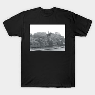 Statue and Castle, Edinburgh T-Shirt